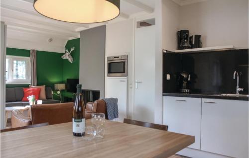 Kitchen, Lijsterbes in Buurtschap Giethmen