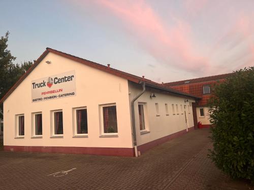 Truckcenter Fehrbellin an der A24 in Fehrbellin