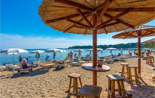 Zunanjost, Amazing Apartment In Pula With Wifi in Medulin