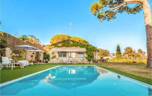 3 Bedroom Cozy Home In Arenys De Mar