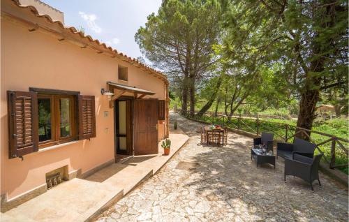  Amazing Home In San Giuseppe Jato in San Giuseppe Jato