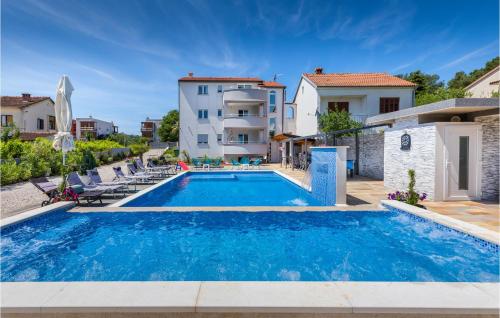 Beautiful Home In Pula With Jacuzzi