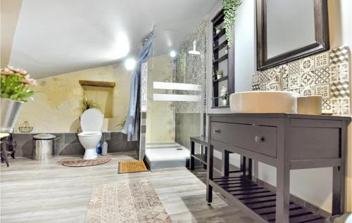 Vannituba, Nice Home In Vallabregues in Vallabregues
