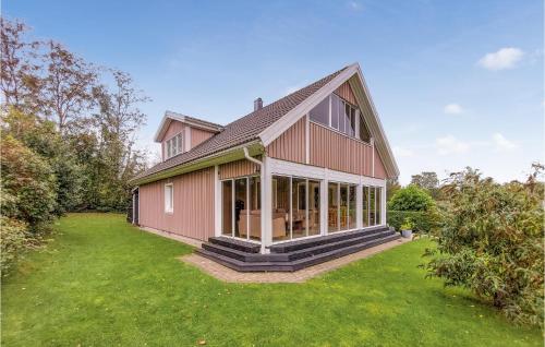 . 5 Bedroom Nice Home In Båstad