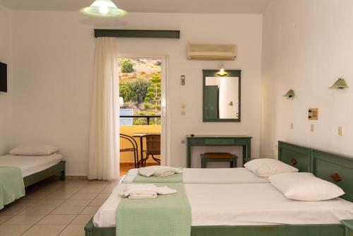 Elpis Studio Apartments - image 2