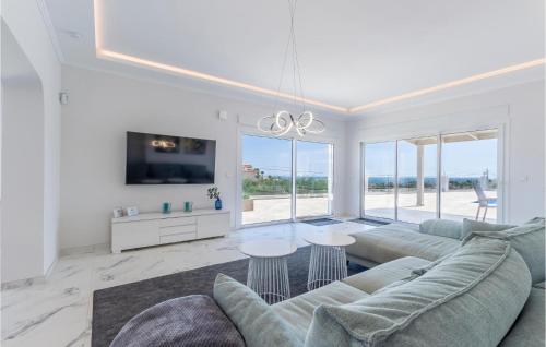 Seven-Bedroom Holiday Home