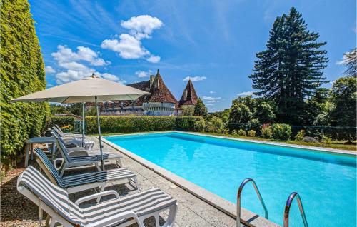 Peldbaseins, Nice Home In St Martin Des Combes in Saint-Martin-des-Combes