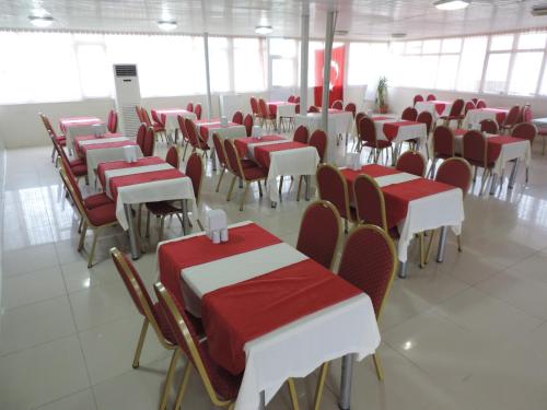 Étterem, Osmaniye Hanedan Otel in Osmaniye
