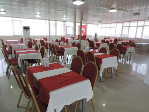 Étterem, Osmaniye Hanedan Otel in Osmaniye