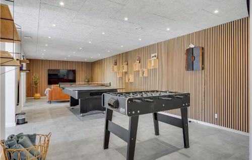 Konyha, Awesome Home In Ebeltoft With Sauna in Boeslum