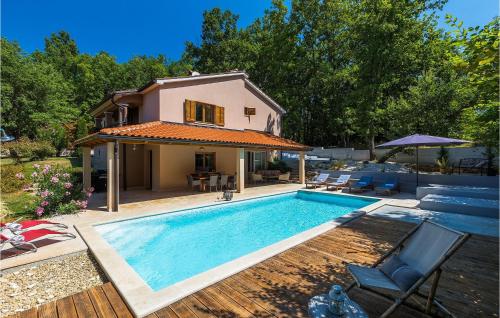 Villa Tila, Pazin