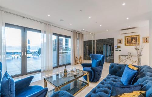 Five-Bedroom Holiday Home