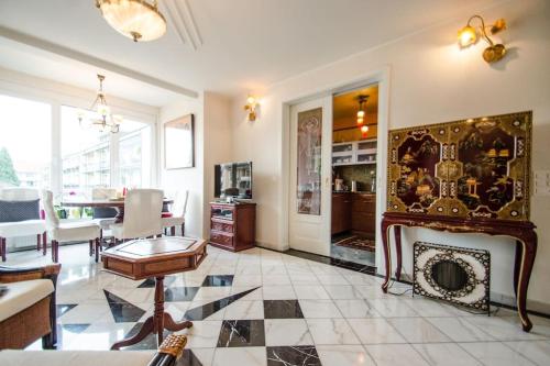 3 bedroom 2 bathroom Art Deco flat in Basel City, Basel (Foto 2)