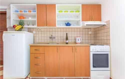 virtuve, Beautiful Studio In Labin With Swimming Pool in Diminici