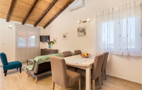 Kitchen, Awesome Home In Mundanije With Wifi in Rab