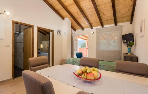 Kitchen, Awesome Home In Mundanije With Wifi in Rab