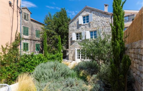 Stunning Home In Split With Sauna, Split (photo 10)