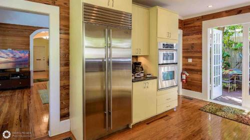 Three-Bedroom House image 10