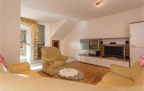 Stunning Home In Plomin With Wifi in Vozilici