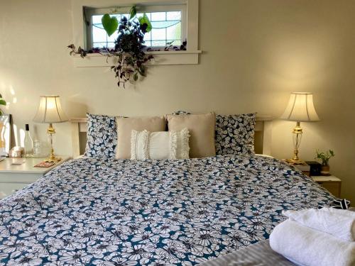 Spacious and Sunny Master Bedroom in a Villa