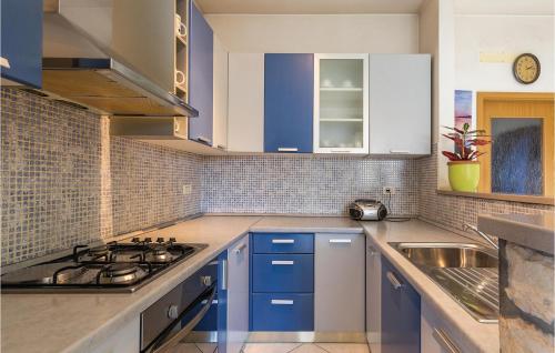 virtuve, Stunning Home In Plomin With Wifi in Vozilici