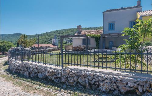 Viesnīcas āriene, Cozy Home In Predoscica With Wifi in Dragozetici