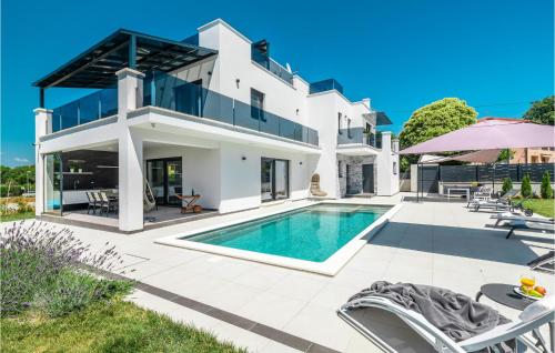 Gorgeous Home In Porec With Outdoor Swimming Pool