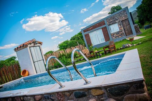 Cabañas 2Tierras (Cabanas 2Tierras) in Chicoana