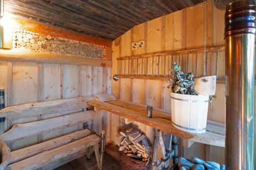 Forest eco-house & spa in Kopacnica