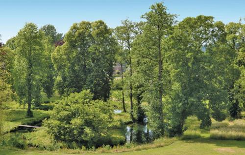 Skats, Amazing Apartment In Marconne With Wifi in Hesdin