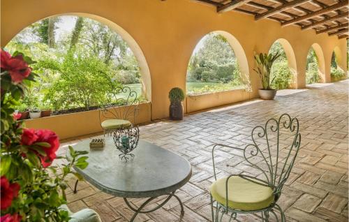  Cozy Home In Santoreste With Jacuzzi in SantʼOreste