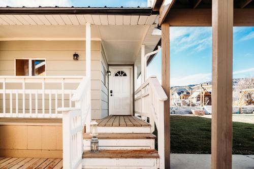 Happy Trails Bed and Breakfast - 출입구