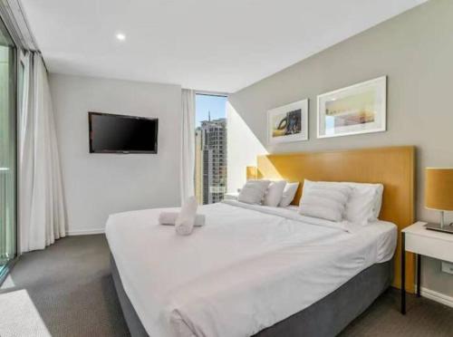 Paradise City Lights - Privately Managed Luxury Suite on Hilton Surfers Paradise Free Carpark, Gold Coast