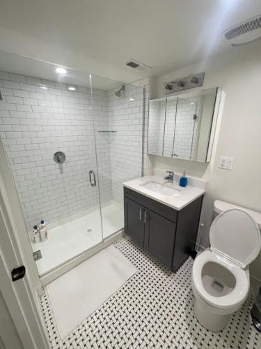 Stylish Shared Condo Minutes from Downtown Chicago, 1Bedroom and Shared access in Chicago, USA