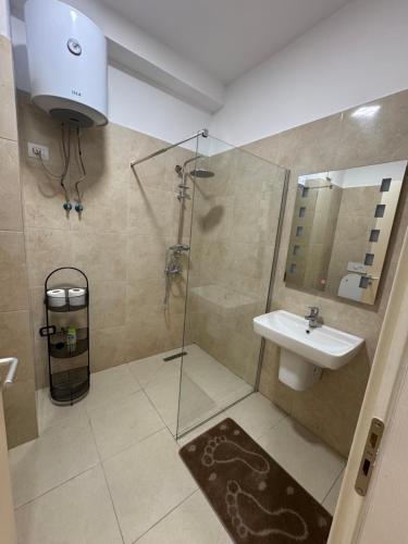 Luxury Apartament 02, Tirana (Foto 6)
