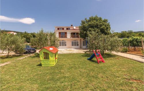 Фасада на хотела, Holiday Home Imotski With Outdoor Swimming Pool 320 in Donji Vinjani