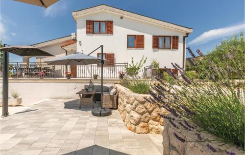 Плувен басейн, Holiday Home Imotski With Outdoor Swimming Pool 320 in Donji Vinjani