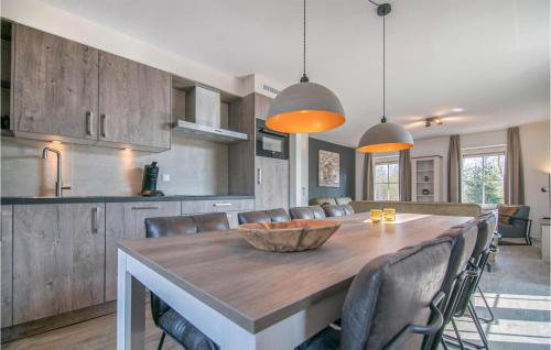 virtuve, 4 Bedroom Gorgeous Home In Den Ham in Twenterand