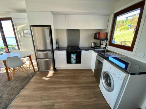 Stunning sea, city & mountain views, 2 bedroom home, free parking, in brand new condition in Mount Pleasant