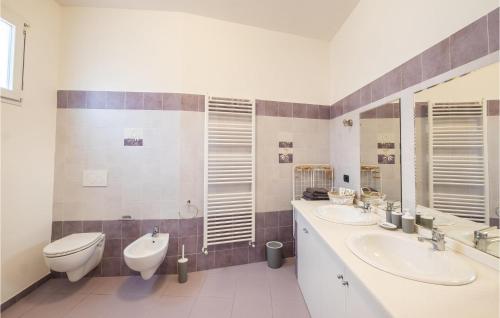 Vannas istaba, 2 Bedroom Nice Home In Borgo D'oneglia in Rimasco