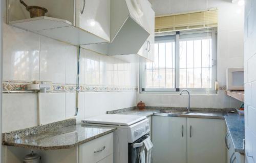 Konyha, 2 Bedroom Beautiful Home In Cartagena in Los Urrutias