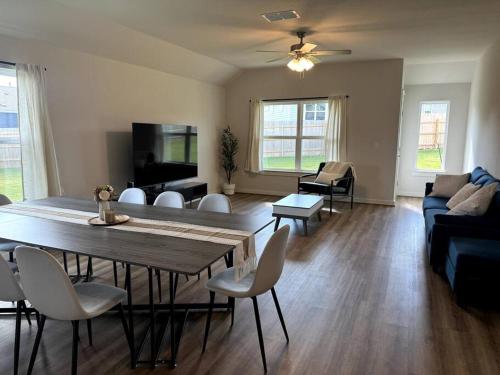 sala de TV, Quite big home near Tesla & COTA in Glenbrook