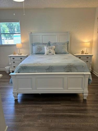 Pet Friendly Home near New Smyrna Beach! in Edgewater, USA