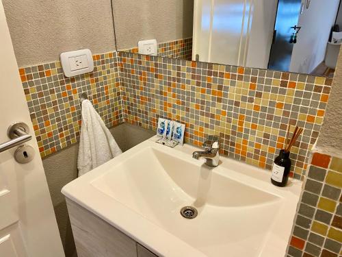 One-Bedroom Apartment image 2