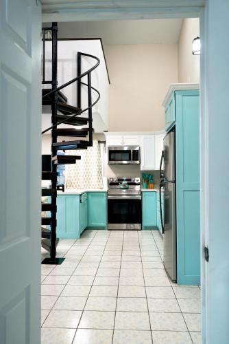 Oakridge Apartment in Billy White