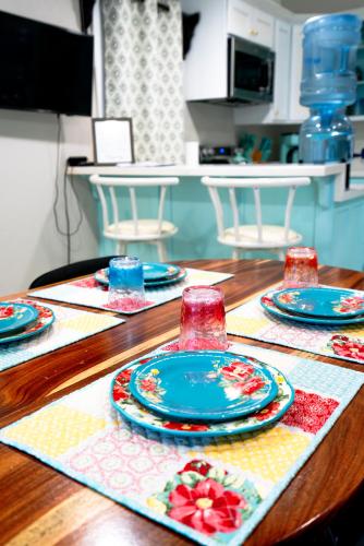 Instalaciones, Oakridge Apartment in Billy White