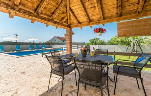 Balkons/terase, Awesome Apartment In Gornje Rastane in Gorica