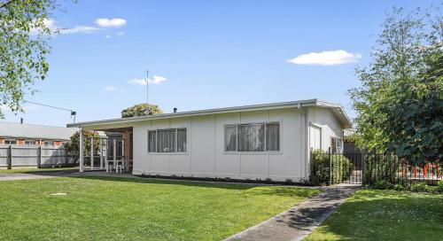 Lady Di - Stylish Beach Shack