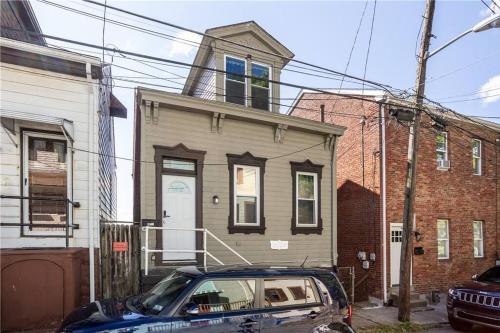 3Bed Perfect Retreat in North Side of Pittsburgh, Pittsburgh