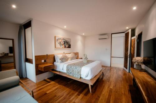Payapaya Seminyak luxury vila 4 BR near beach potato head - image 4